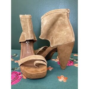 Jeffrey Campbell Zing Sandals Women 8 Tan Suede Ankle Cuff Heel